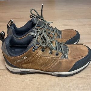 Columbia Women’s 9 Brown Suede and Black Hiking Shoes